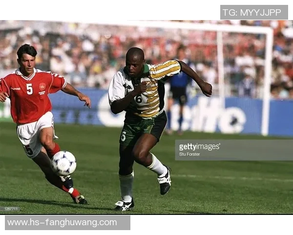 足球传奇足迹:球星旧球鞋背后的历史与故事